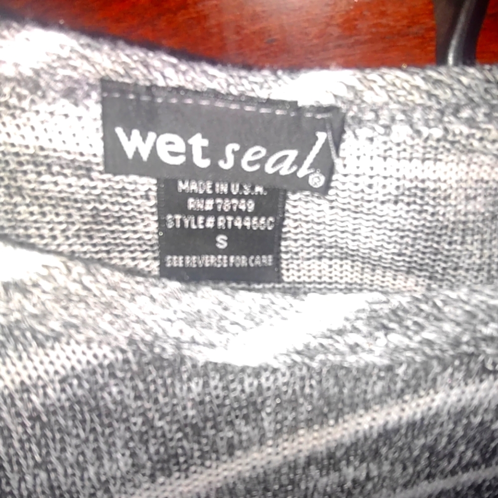 Women's wet seal top